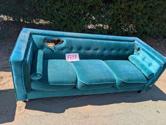 FREE Curbside GREEN Retro couch