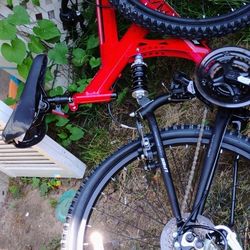 Delta Gauntlet Mountain Bike 24in 18 Speed.