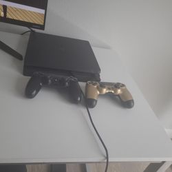 Ps4 Used Console With 2 Controllers 