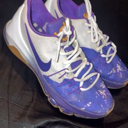 Nike Shoes Size: 6.5