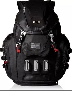**BRAND NEW** Oakley - Kitchen Sink  34L BACKPACK - Stealth BLACK