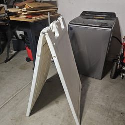 Business Signs & Established Banner 