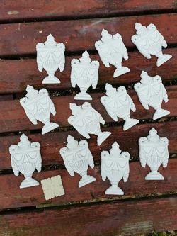 12 Furniture appliques wood