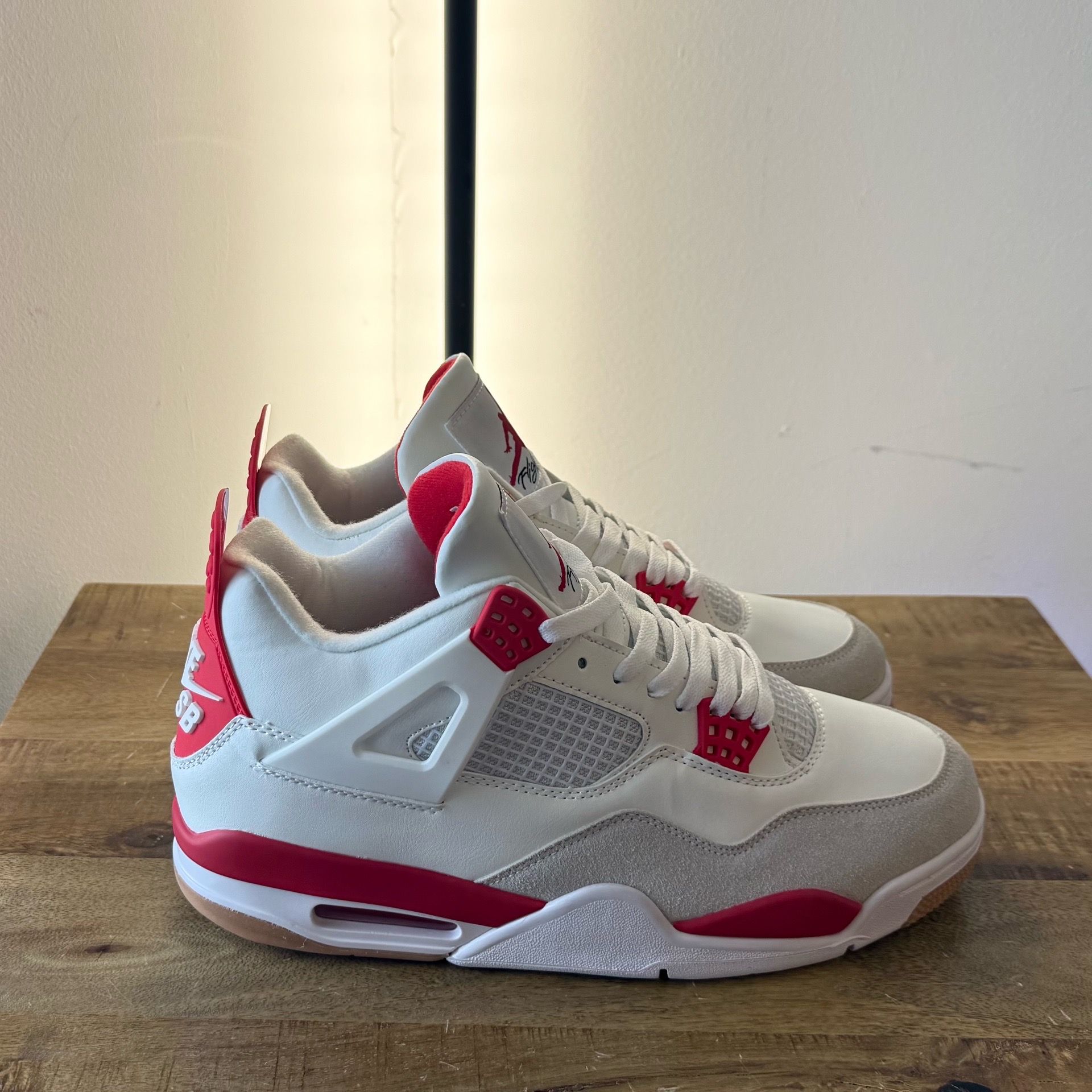 Men’s Jordan retro 4s