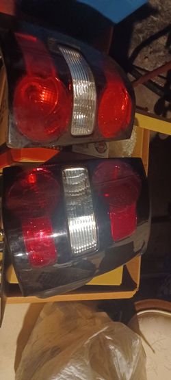 2006–2010  Ford explorer rear tail lights