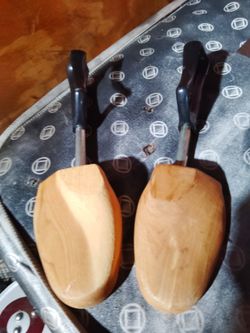 Shoe Trees 