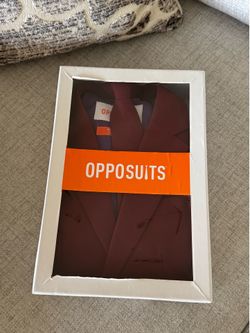 OPPOSUITS 6Y