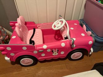 Minnie ride on car