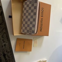 louis vuitton zippy wallet. brand new. 