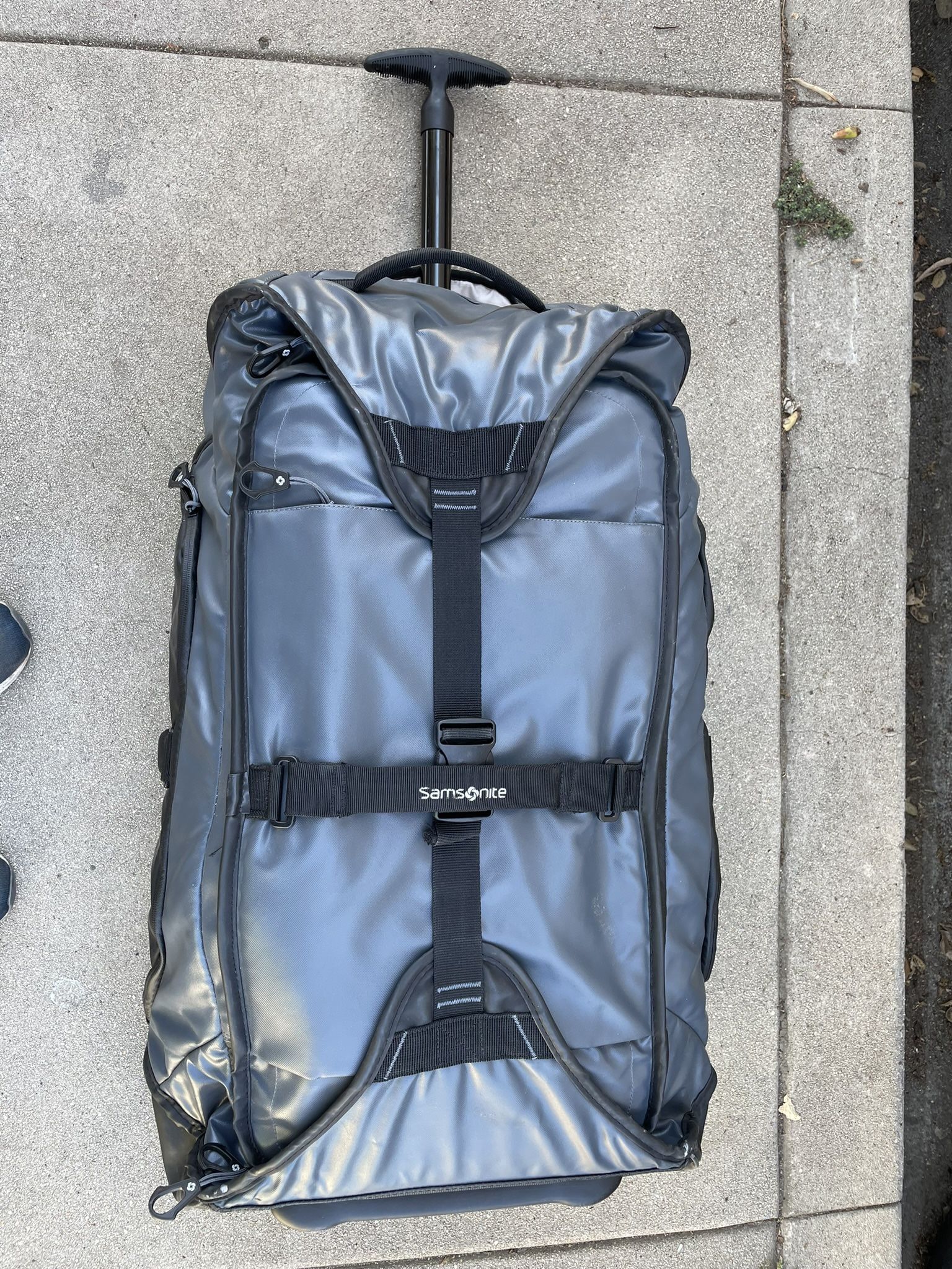SAMSONITE travel luggage bag with handle + wheels on 35 LONG X24 WIDEX19 inch THICK FIRM PRICE in eagle rock