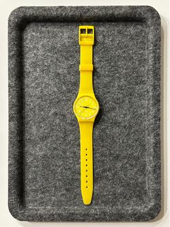 Swatch Gent “Lemon Time” GJ128 — David Lynch’s Signature Model — Mint Condition