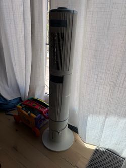 Tall Tower Fan with Round Base