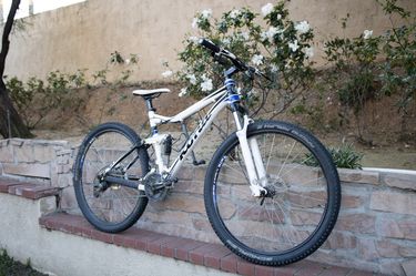 Kona Moutain Bike Full Suspension 