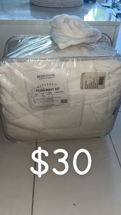 Berkshire plush sheet set (queen)