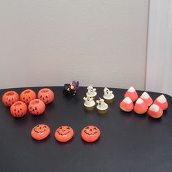 Vintage 70s / 80s Lot of Small Pumkins / Ghosts / Candycorn Halloween Candles