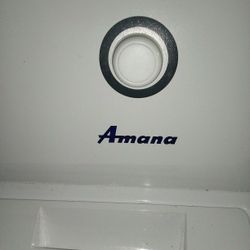 LIKE  NEW  AMANA. ELECTRIC DRYER 
