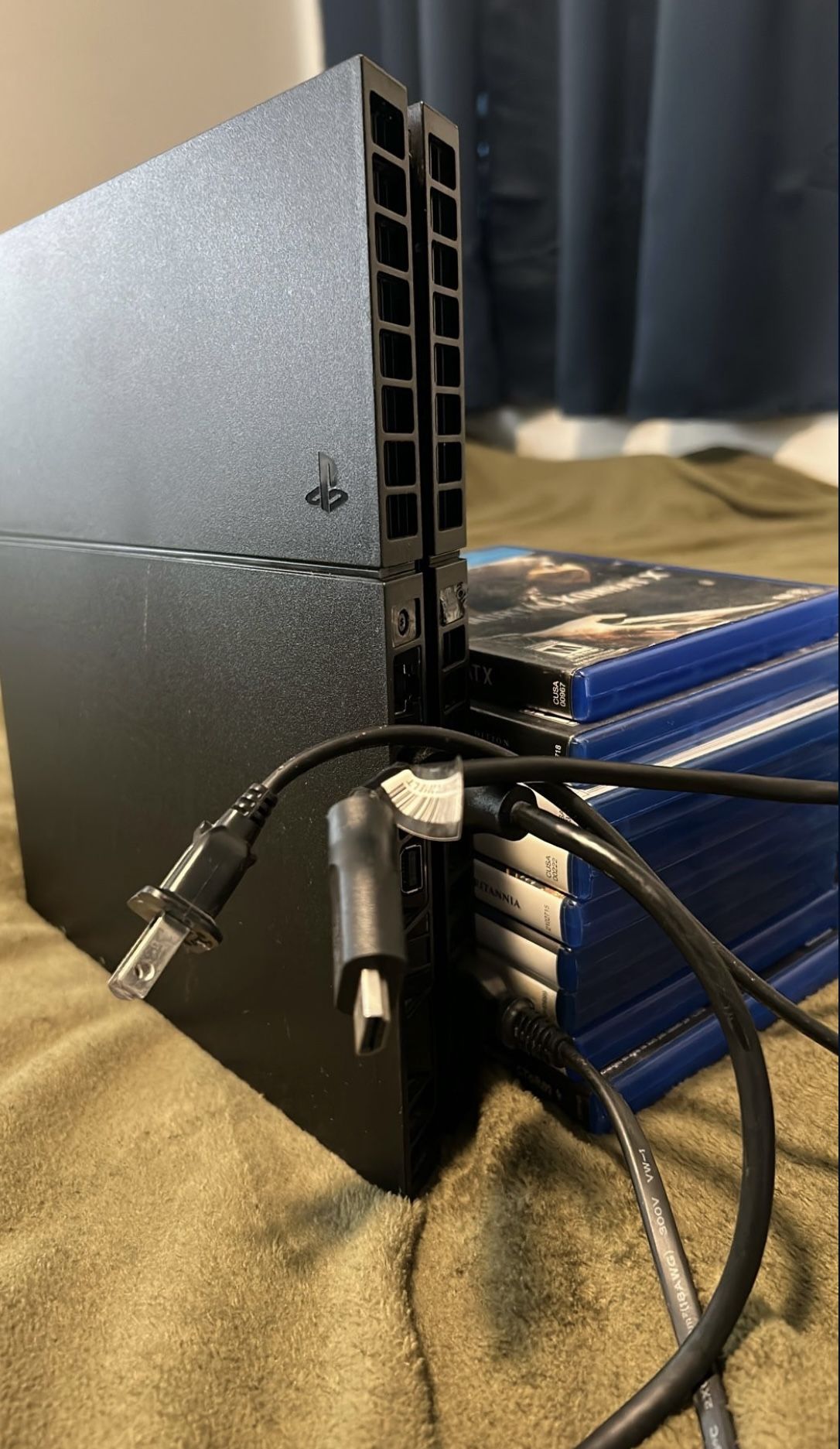 PS4 System With Control And Games