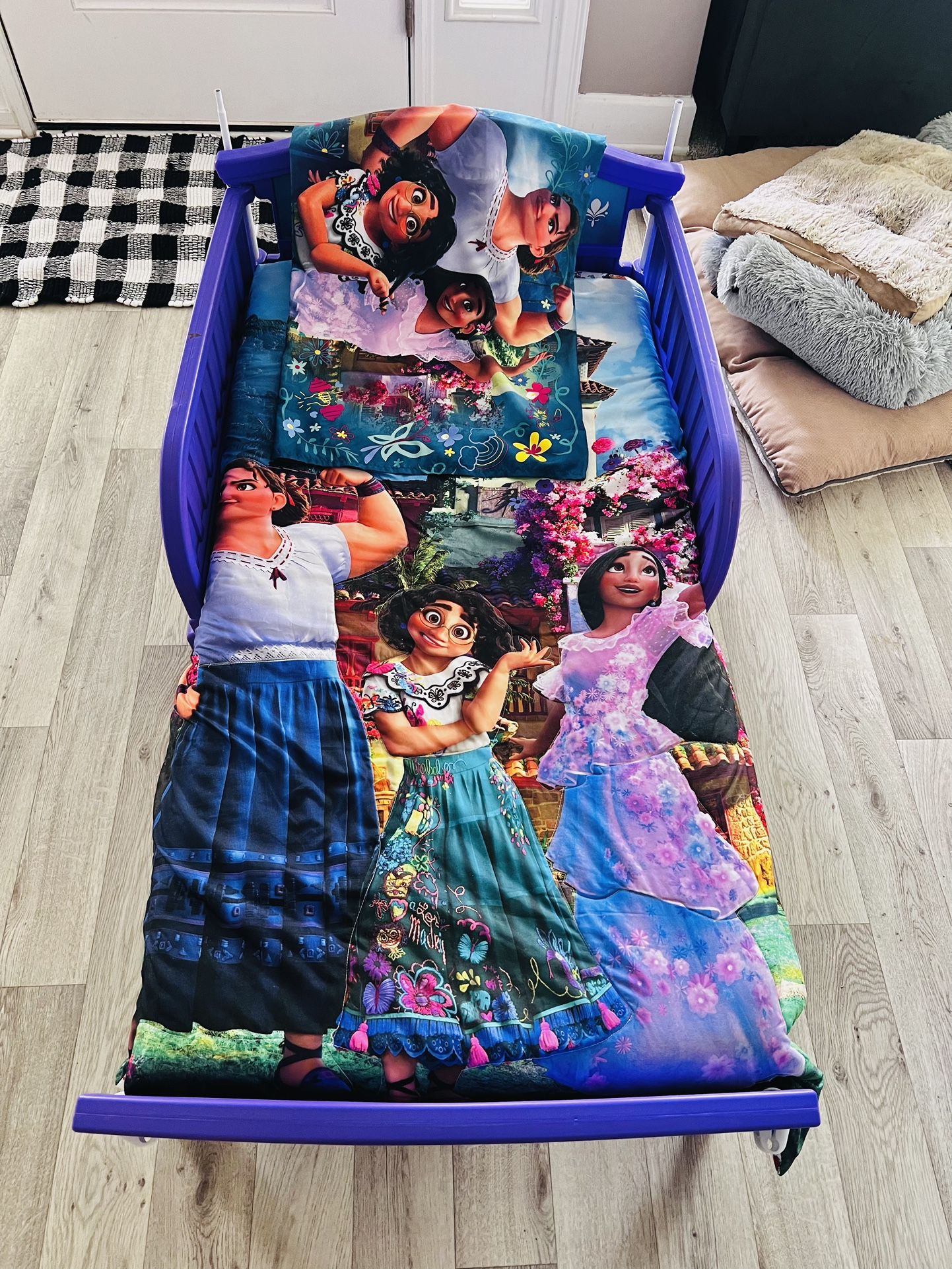 Toddler Bed Frozen With Bed Sheets Encanto Disney