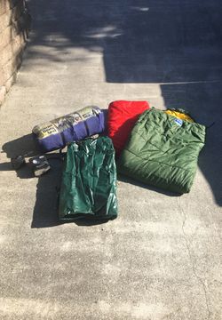 Camping? Here is the kit for you: Tent, Sleeping Bags, Mattress and pumps