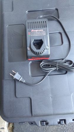 SNAP ON BATTERY CHARGER and flash light 7.2V