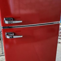 GALANZ RETRO STYLE REFRIGERATR 