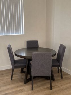 Round 4 chair table for sell