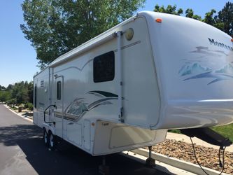 2002 Keystone Montana 2880RL