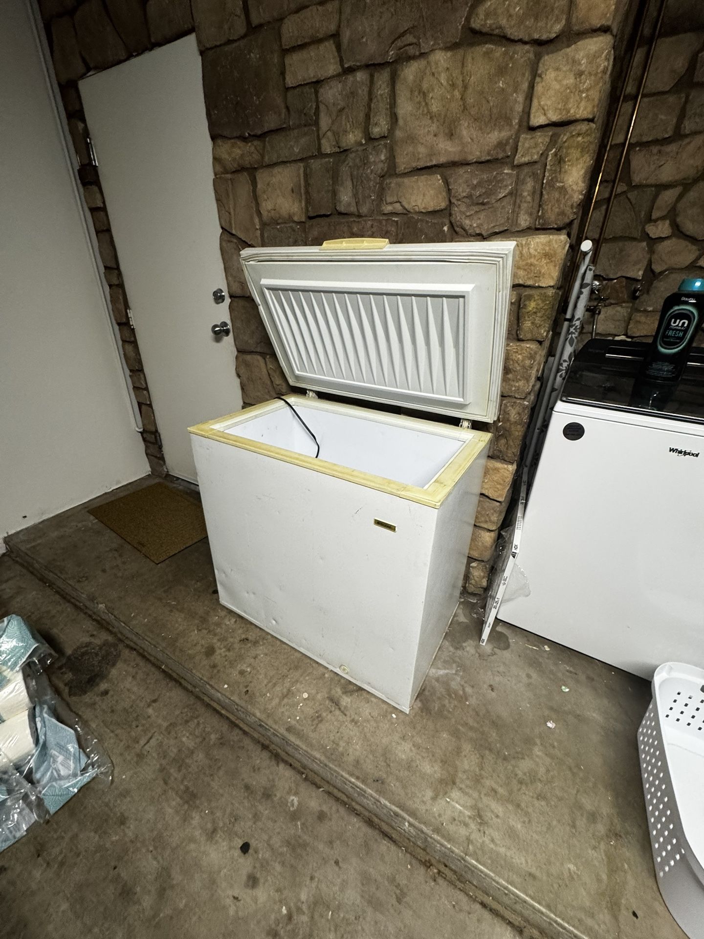 Frigidaire Deep Freezer