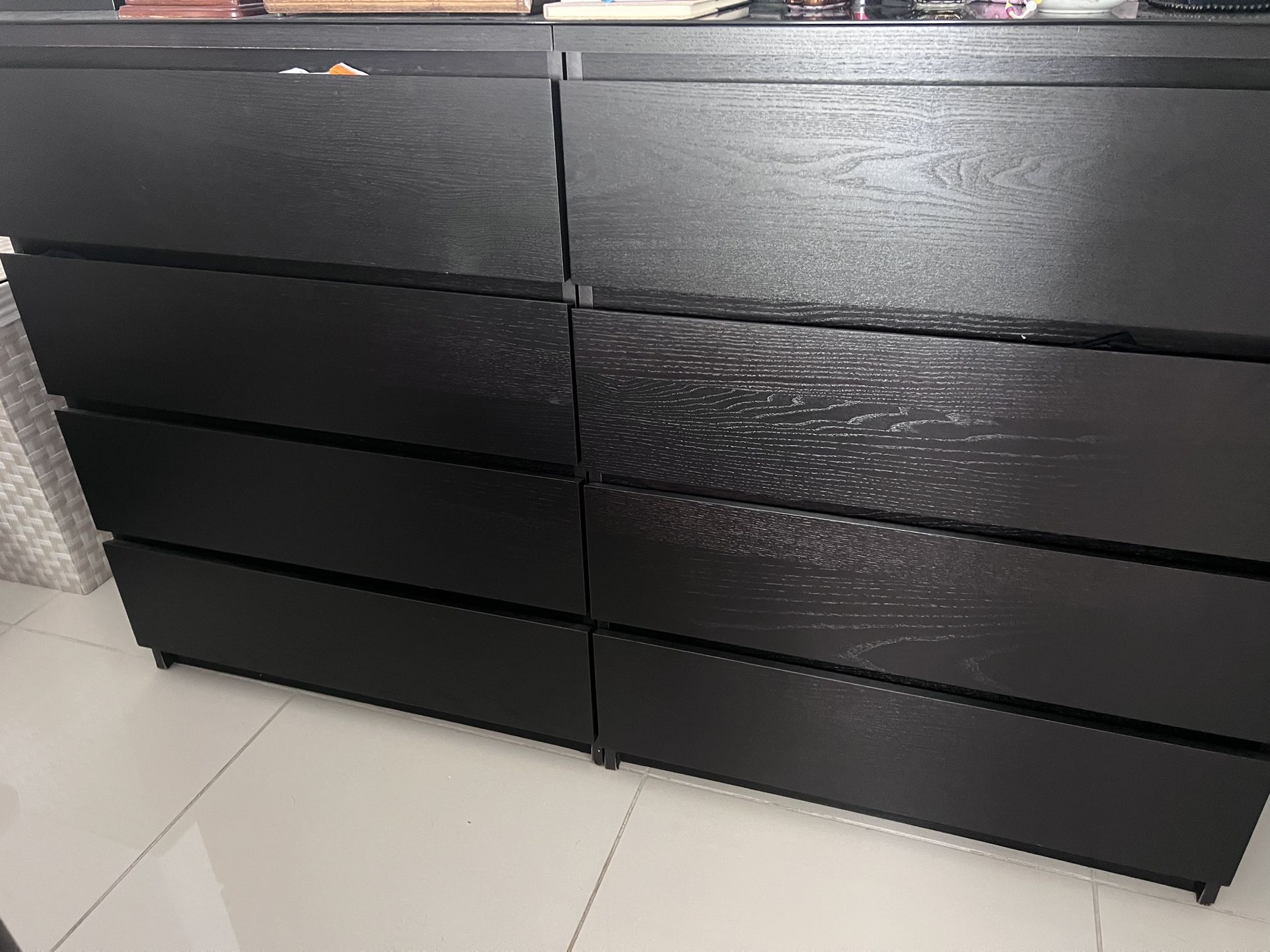 IKEA-Modern 6-Drawer Dresser – Excellent Condition