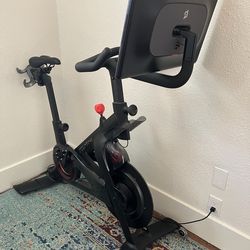 Peloton Bike + Model PL-02