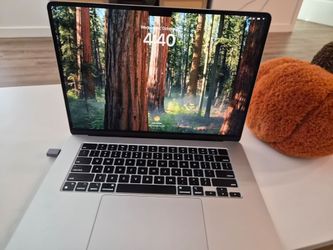 2023 MacBook Air 15” M2 – 256GB