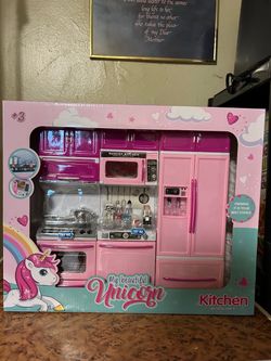 Barbie size kitchen set