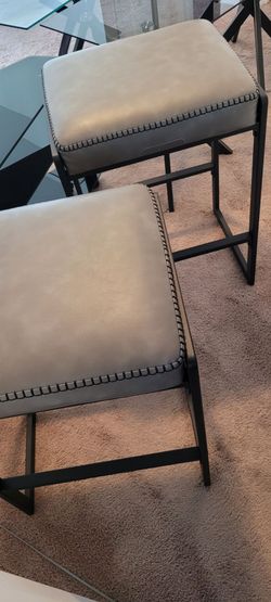 Gray Bar Stool Set