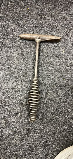 Spring chipping hammer
