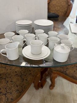 JCPenney Home Collection White Basketweave 44 Pc Dinnerware Set Plates Mugs