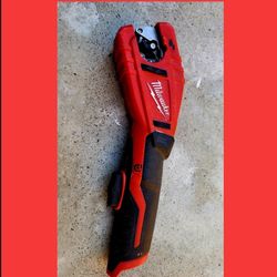 Milwaukee M12 Pipe Tube Cutter