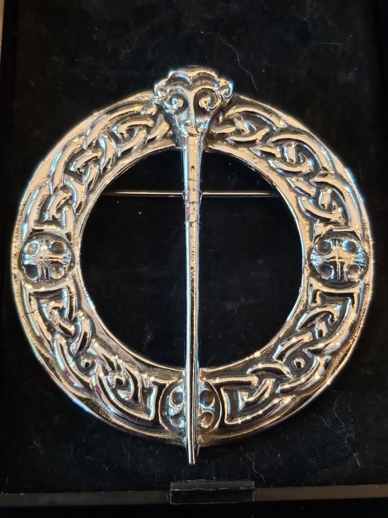 $30. Vintage Celtic Penannular Pewter Brooch by St. Justin marked Scotland DB.