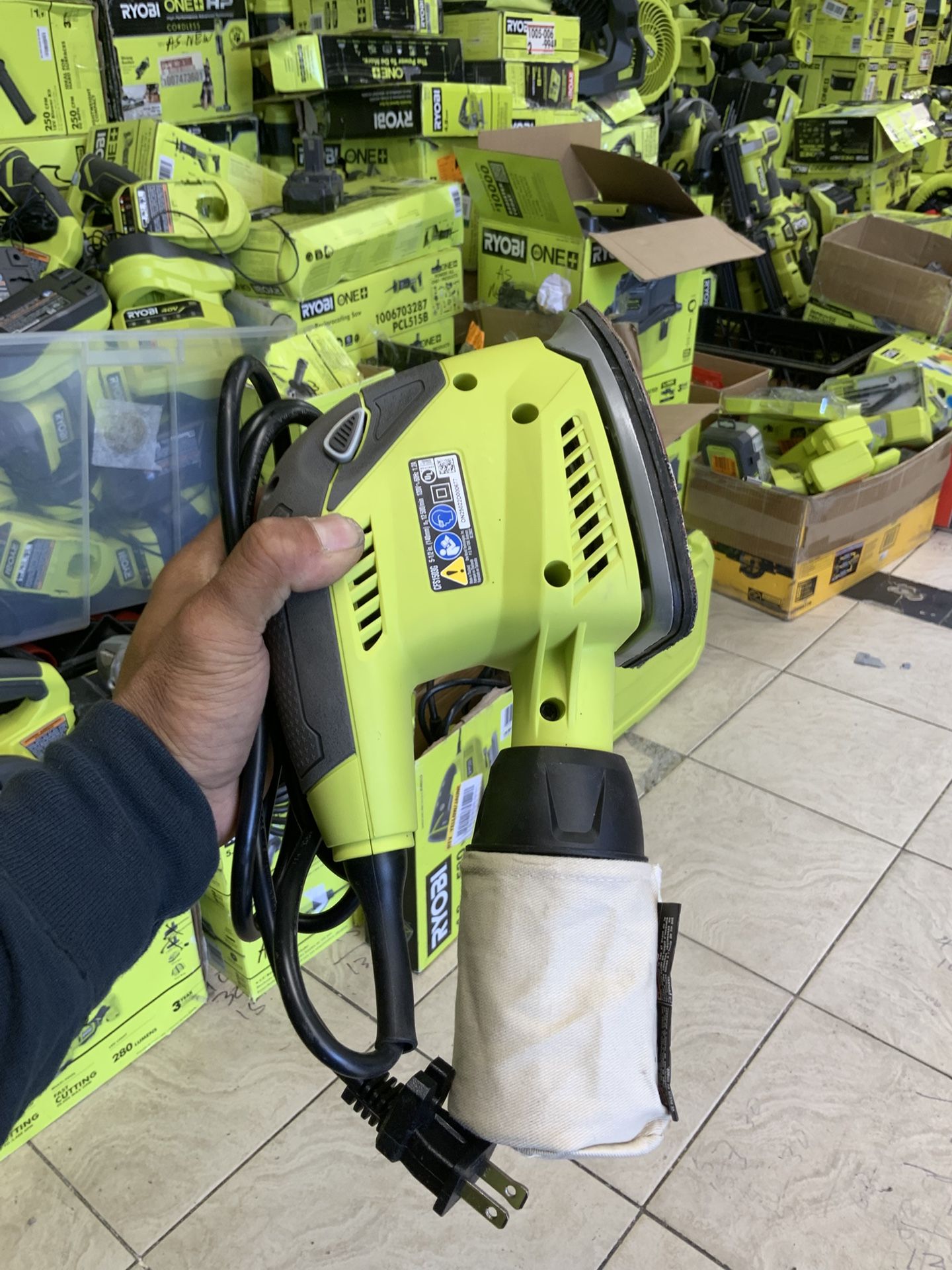 Ryobi Electric Corner Cat Sander