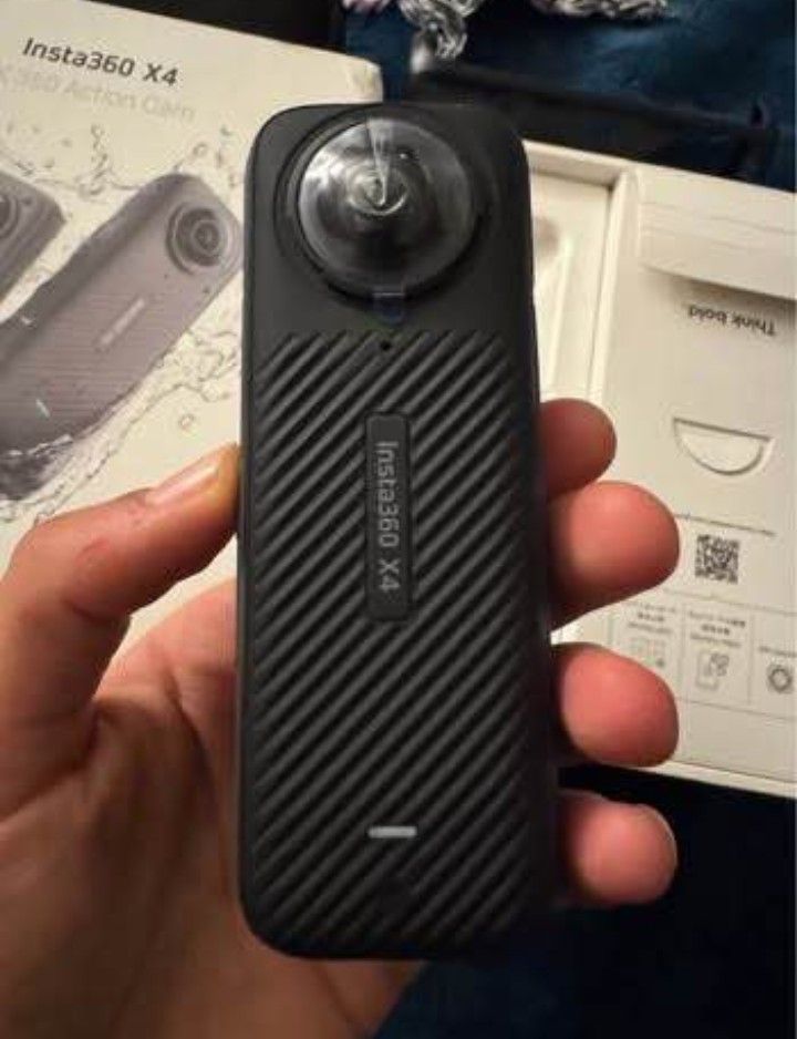 Insta360 x4