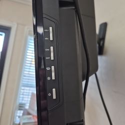 Sceptre TV 32" - 40" Flat Screen with Wall Mount