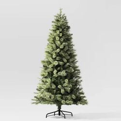 6’ Christmas Tree
