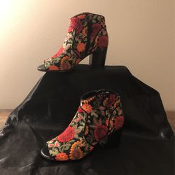 Crown Vintage Ankle Boot/Shoe