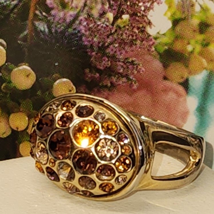 #2398, STUNNING, GUESS COCKTAIL RING, Sz8, CRYSTAL STONES