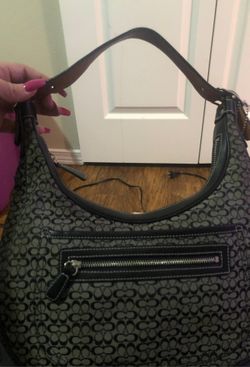 Coach small hobo bag clean no stains