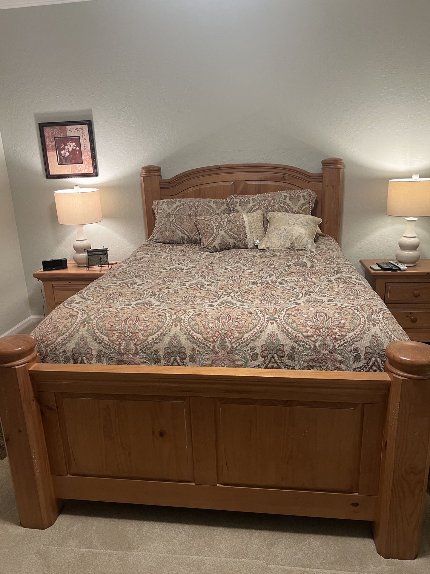 Bedroom Set - Queen - Pine - Like New
