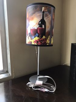 NEW Small Lamp 19 Inches / 7 NUEVA Lampara Pequeña 19 Pulgada / 7 Pulgadas En su Caja