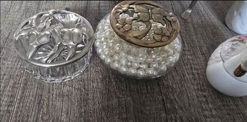 Vintage potpourri glass bowls with lid