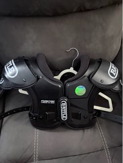 Battle shoulder pads