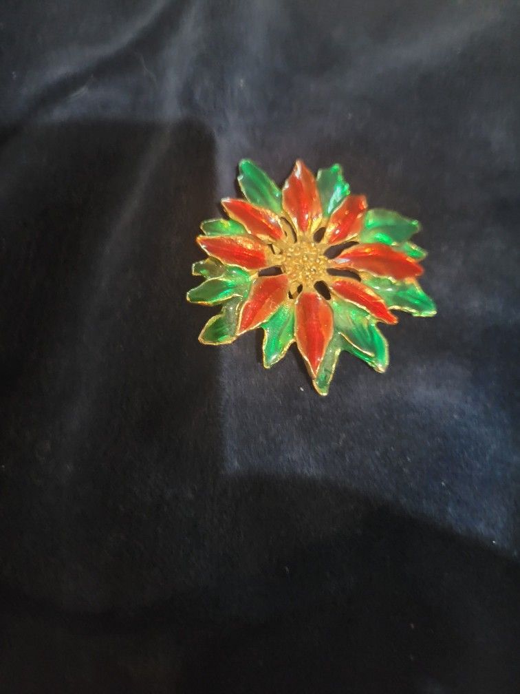 Poinsettia Brooch/pin