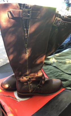 New Guess boots 7 medium brown $20